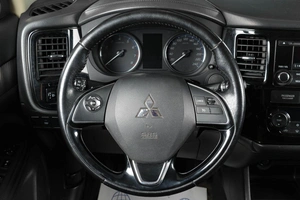 Внедорожник Mitsubishi Outlander 2016 года, 1899000 рублей, Тюмень