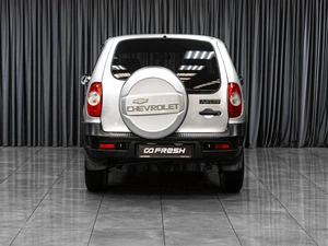 Внедорожник Chevrolet Niva 2017 года, 669000 рублей, Тюмень