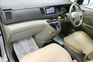 Минивэн Toyota Isis 2008 года, 998000 рублей, Солонцы