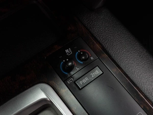 Внедорожник Toyota Land Cruiser 2013 года, 3675000 рублей, Тюмень