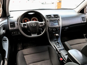 Седан Toyota Corolla 2013 года, 1020000 рублей, Волгоград