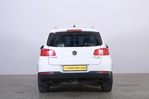 Внедорожник Volkswagen Tiguan 2012 года, 1319000 рублей, Омск