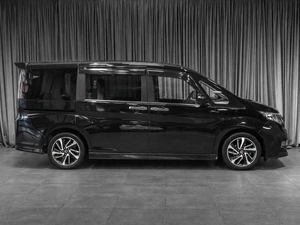 Минивэн Honda Stepwgn Spada 2015 года, 1849000 рублей, Тюмень