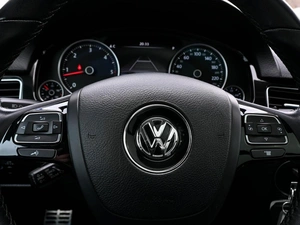 Внедорожник Volkswagen Touareg 2016 года, 3325000 рублей, Волгоград