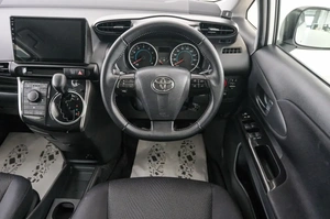 Минивэн Toyota Wish 2015 года, 2099000 рублей, Красноярск