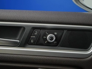Внедорожник Volkswagen Touareg 2015 года, 2500000 рублей, Москва
