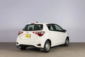 Хетчбэк Toyota Vitz 2019 года, 1129000 рублей, Новосибирск