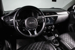 Седан Kia Rio 2017 года, 1169000 рублей, Сургут