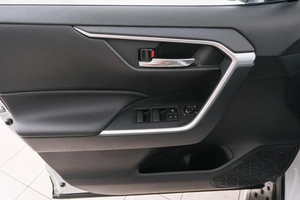 Внедорожник Toyota RAV4 2021 года, 3549000 рублей, Красноярск