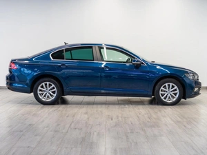 Седан Volkswagen Passat 2020 года, 2199000 рублей, Саратов