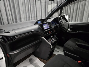 Минивэн Toyota Esquire 2015 года, 1849000 рублей, Красноярск