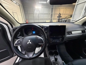 Внедорожник Mitsubishi Outlander 2014 года, 1497000 рублей, Красноярск