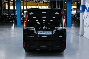 Минивэн Toyota Esquire 2018 года, 2348000 рублей, Солонцы