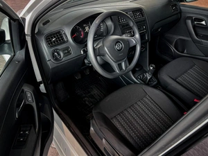 Седан Volkswagen Polo 2018 года, 1550000 рублей, Уфа