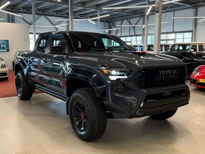 Пикап Toyota Tacoma 2024 года, 9490000 рублей, Павловская Слобода