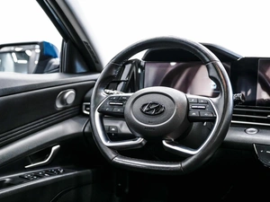 Седан Hyundai Elantra 2021 года, 1830000 рублей, Красноярск