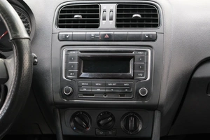 Седан Volkswagen Polo 2013 года, 859000 рублей, Омск