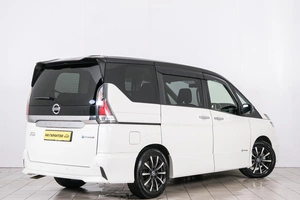Минивэн Nissan Serena 2018 года, 1849000 рублей, Красноярск