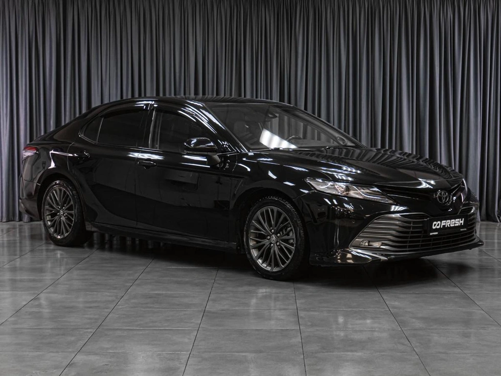 Седан Toyota Camry 2018 года, 3021000 рублей, Тюмень