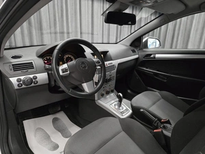 Хетчбэк Opel Astra GTC 2010 года, 549000 рублей, Красноярск