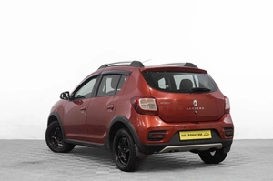 Хетчбэк Renault Sandero Stepway 2017 года, 799000 рублей, Барнаул