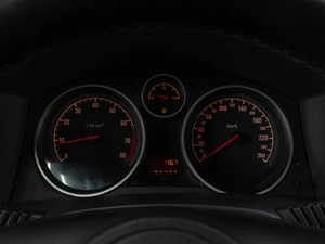 Седан Opel Astra 2010 года, 519000 рублей, Тюмень