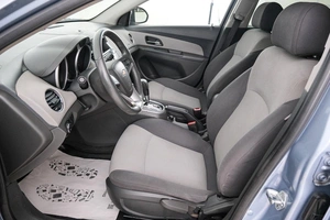 Седан Chevrolet Cruze 2010 года, 649000 рублей, Красноярск