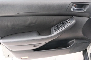 Седан Toyota Avensis 2008 года, 929000 рублей, Красноярск