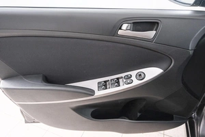 Седан Hyundai Solaris 2015 года, 889000 рублей, Красноярск