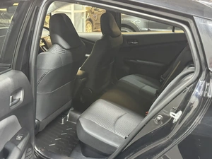 Лифтбек Toyota Prius 2016 года, 1897000 рублей, Красноярск