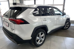 Внедорожник Toyota RAV4 2021 года, 3400000 рублей, Красноярск