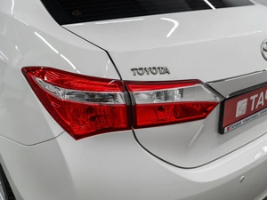 Седан Toyota Corolla 2013 года, 1175000 рублей, Красноярск