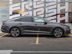 Седан Kia K5 2023 года, 3340000 рублей, Краснодар