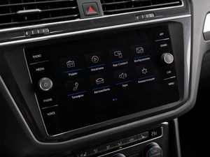 Внедорожник Volkswagen Tiguan 2018 года, 2319000 рублей, Тюмень