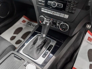 Седан Mercedes-benz C-класс 2011 года, 1400000 рублей, Красноярск