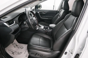 Внедорожник Toyota RAV4 2021 года, 3549000 рублей, Красноярск