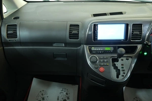 Минивэн Toyota Wish 2003 года, 689000 рублей, Омск
