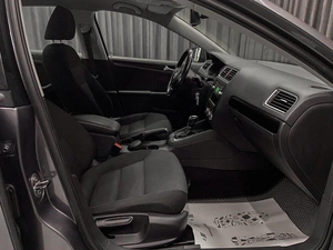 Седан Volkswagen Jetta 2012 года, 949000 рублей, Красноярск