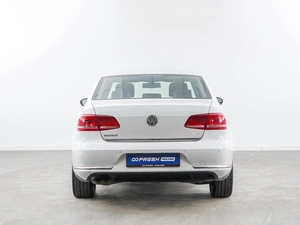 Седан Volkswagen Passat 2012 года, 1350050 рублей, Москва
