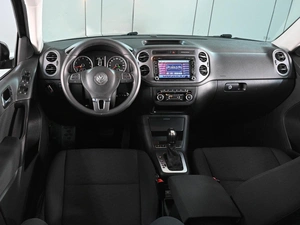 Внедорожник Volkswagen Tiguan 2012 года, 1309000 рублей, Аксай