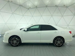 Седан Toyota Camry 2014 года, Брянск