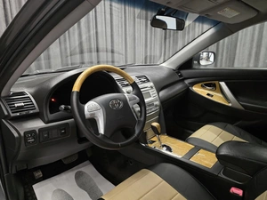 Седан Toyota Camry 2007 года, 900000 рублей, Красноярск