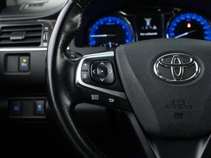 Седан Toyota Camry 2018 года, 2497434 рублей, Москва