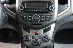 Седан Chevrolet Aveo 2015 года, 599000 рублей, Тюмень