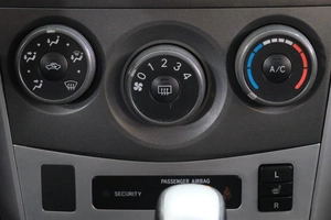 Седан Toyota Corolla 2012 года, 1149000 рублей, Омск