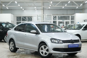 Седан Volkswagen Polo 2013 года, 859000 рублей, Омск