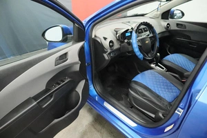 Хэтчбек Chevrolet Aveo 2012 года, 790000 рублей, Железногорск