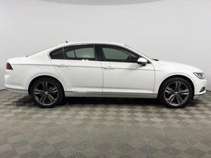 Седан Volkswagen Passat 2017 года, 2299900 рублей, Казань