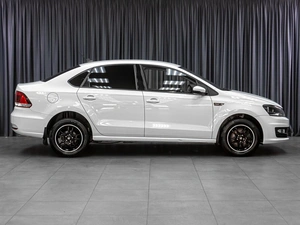 Седан Volkswagen Polo 2018 года, 1349000 рублей, Тюмень