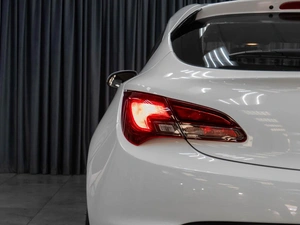 Хетчбэк Opel Astra GTC 2013 года, 875000 рублей, Тюмень